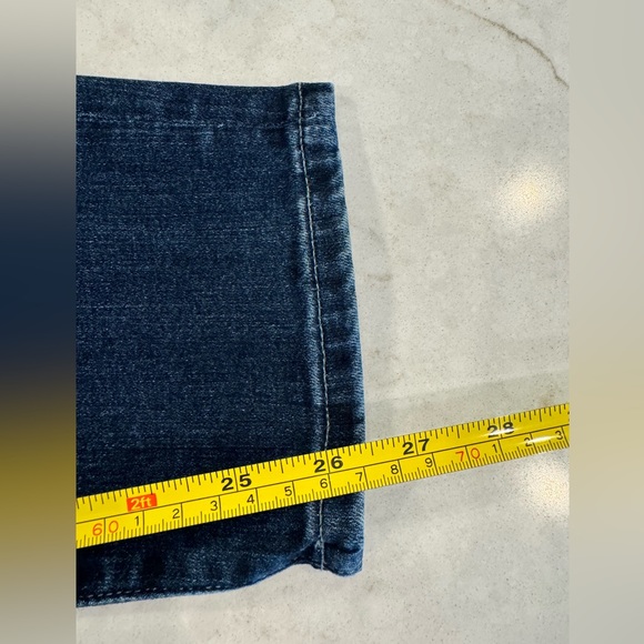 AG Cigarette Leg Prima Crop Jean Size 32 (XL, 14/16) - Picture 9 of 9